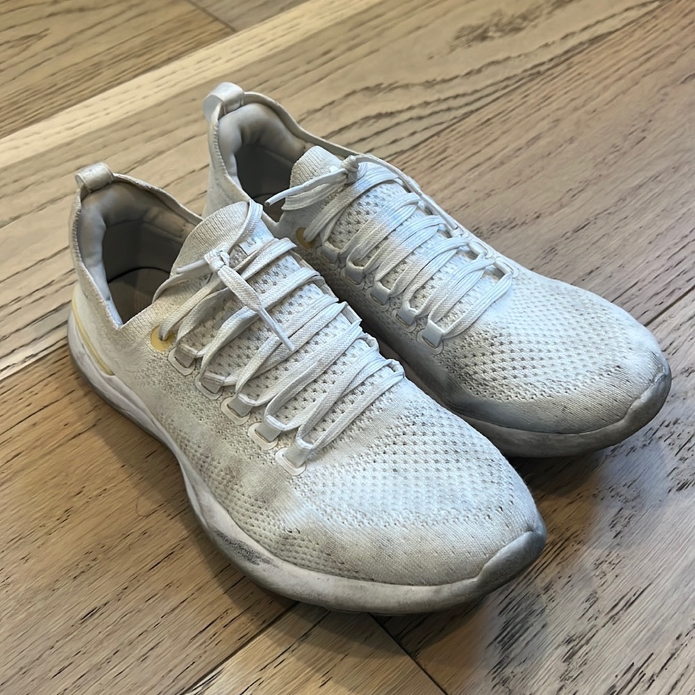 Apl techloom workout shoes
